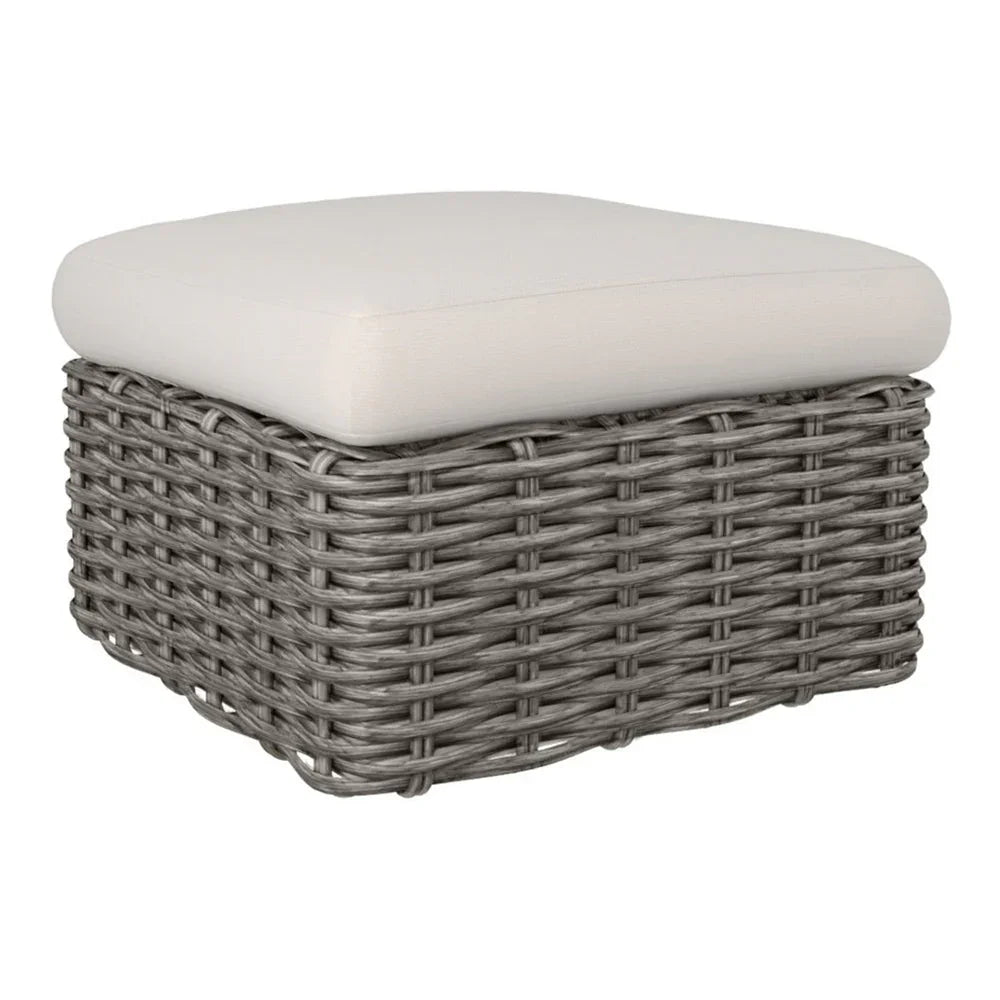 Mia Ottoman