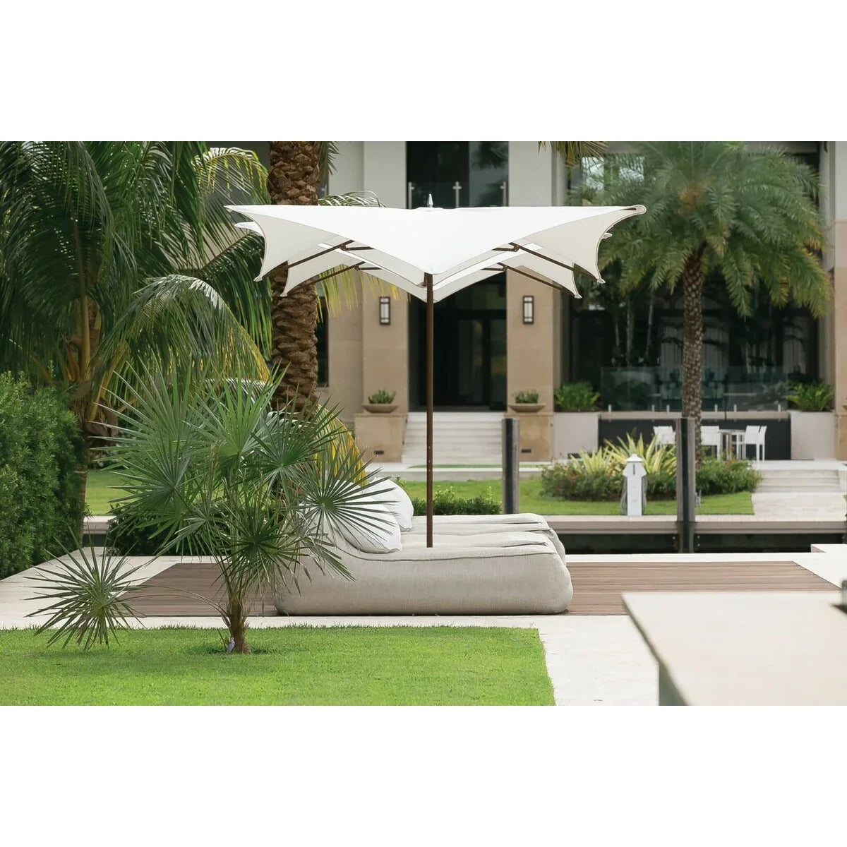 Ocean Master M1 Manta Center Post 8.5' Umbrella-9