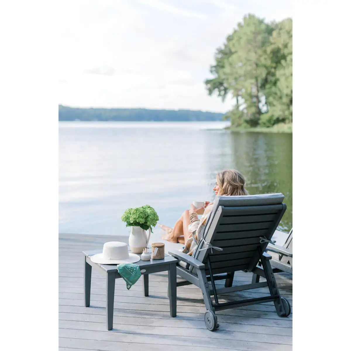 Signature Chaise with Wheels 13