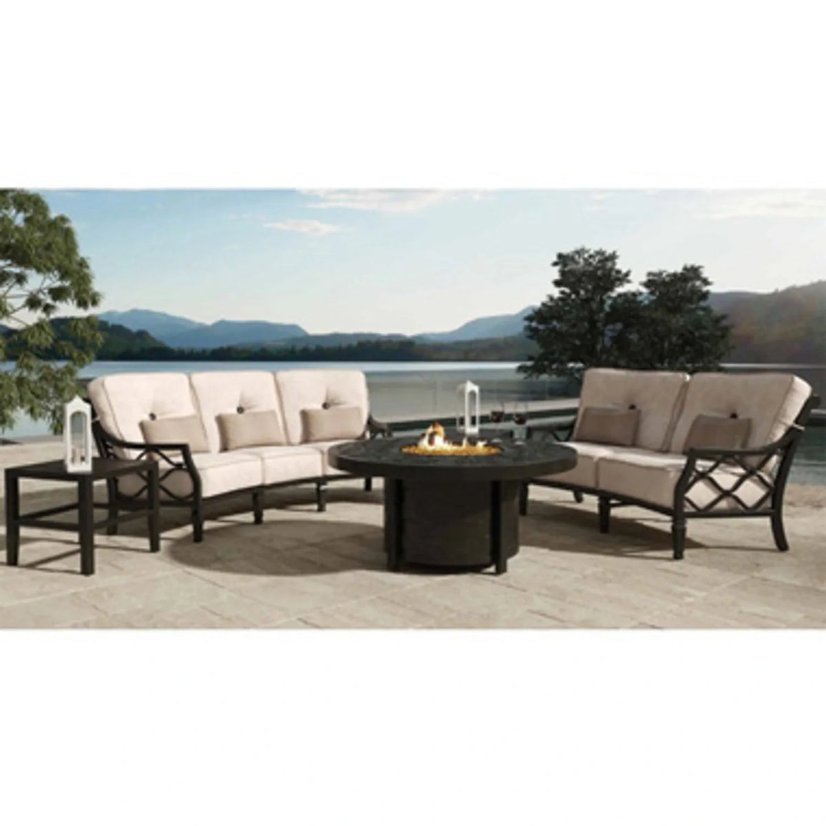 Villa Bianca Crescent Sofa 1