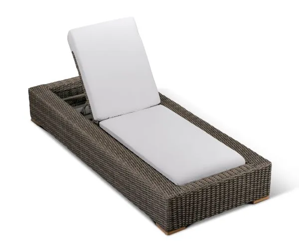 hl dune wicker chaise lounge.png