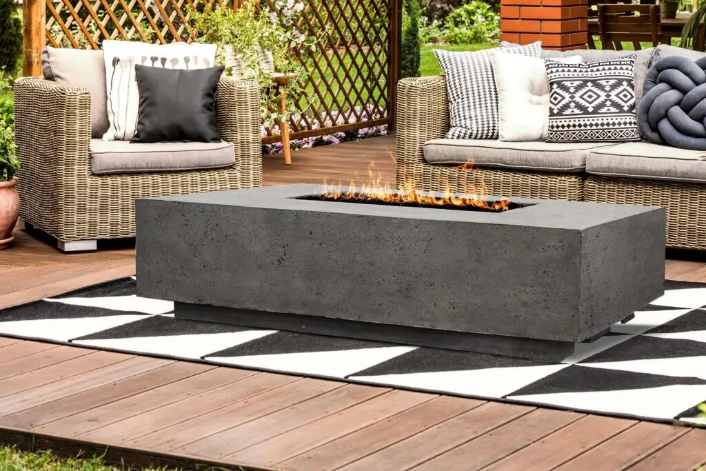 outdoor living room fire pit
