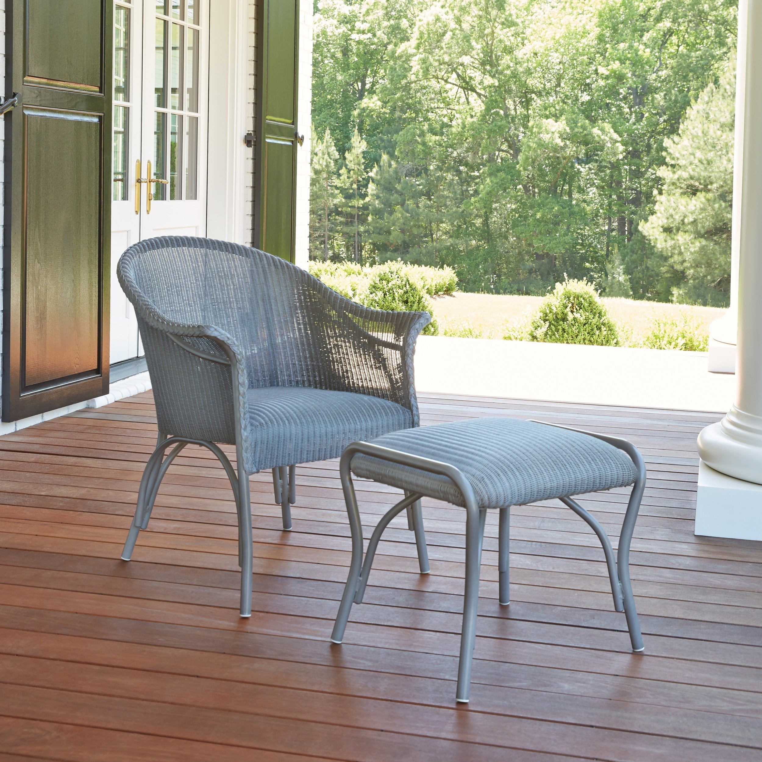 Lloyd Flanders All Seasons Lounge Chair with Padded Seat