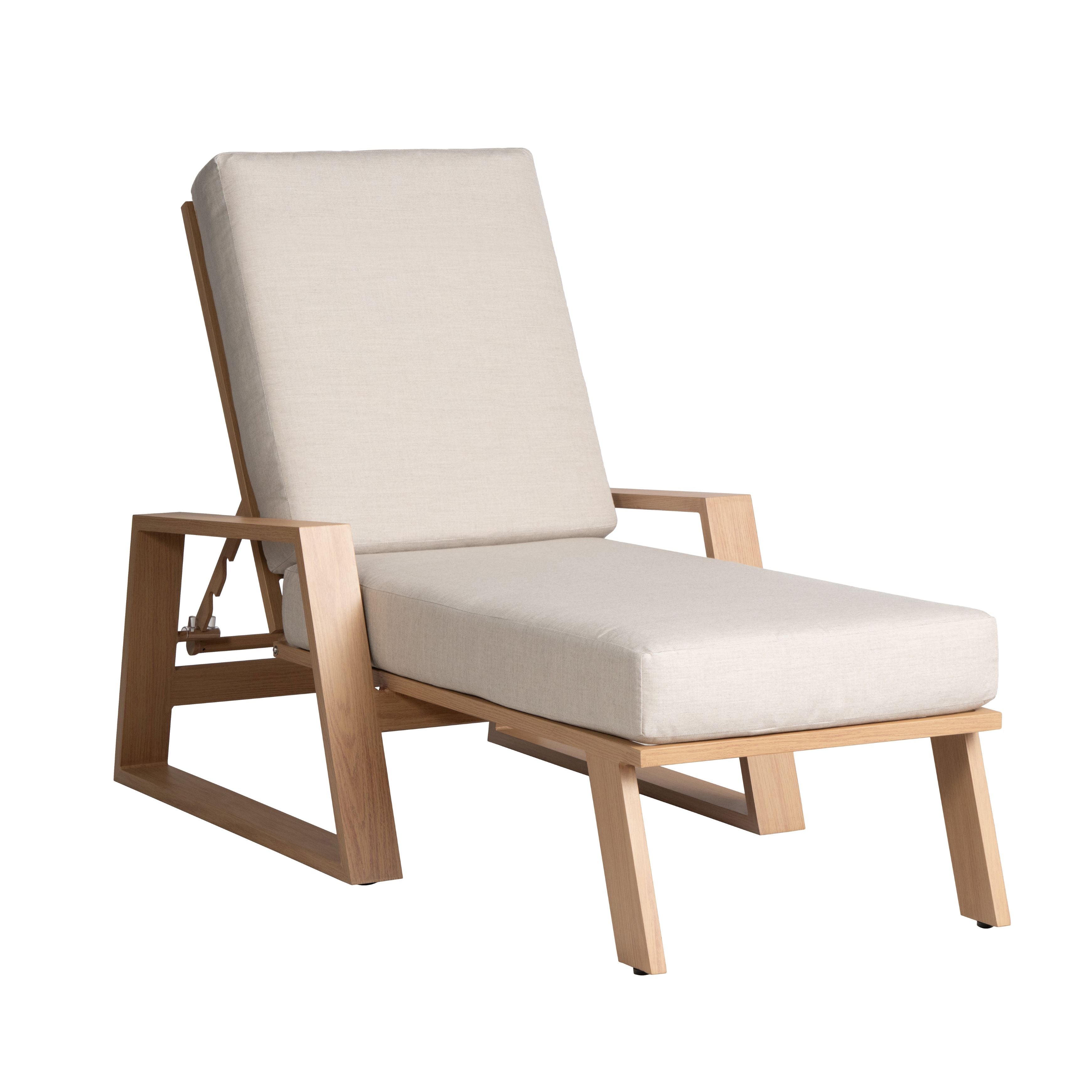 Lloyd Flanders Pursuit Cushioned Chaise Lounge