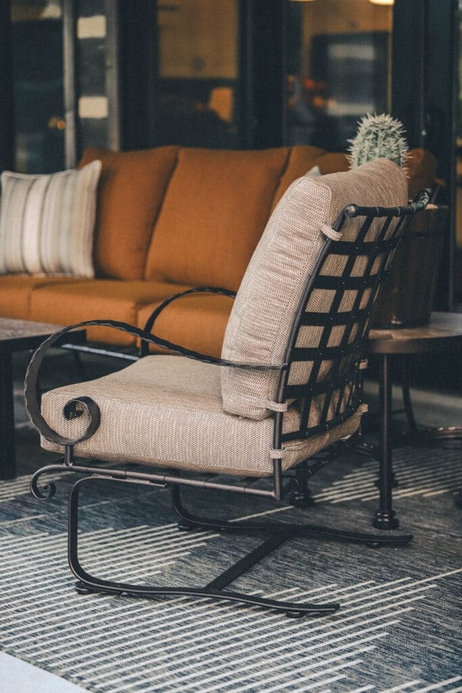 Classico-W Spring Base Lounge Chair