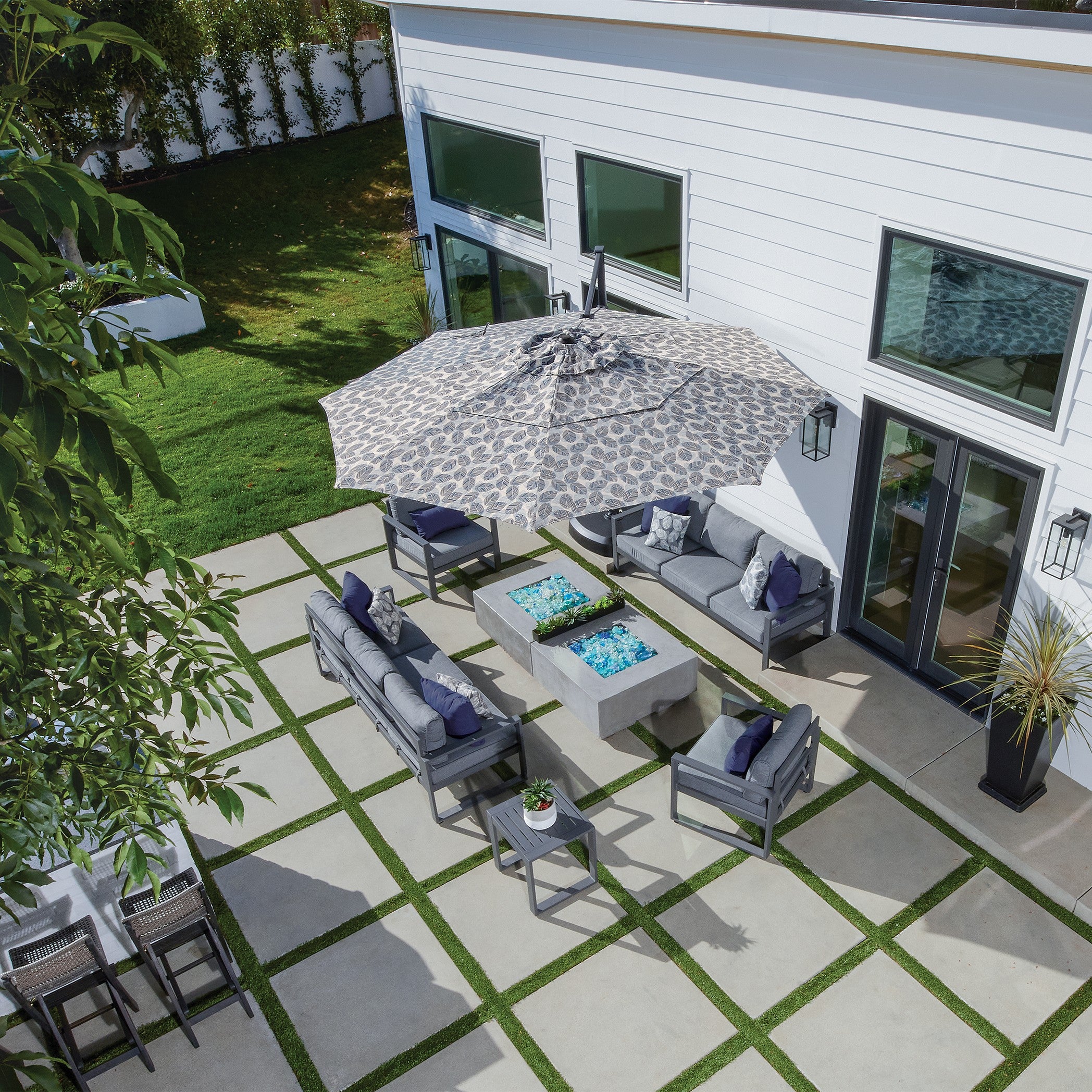 11.5' Octagon Cantilever Umbrella