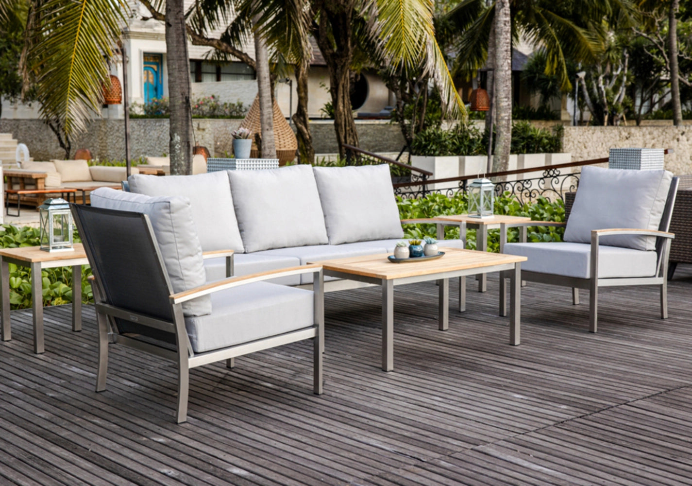 Avanti Lounge Chair view 47