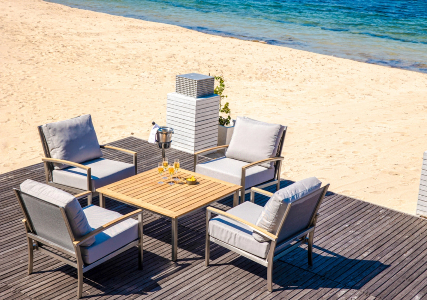Avanti Lounge Chair view 80