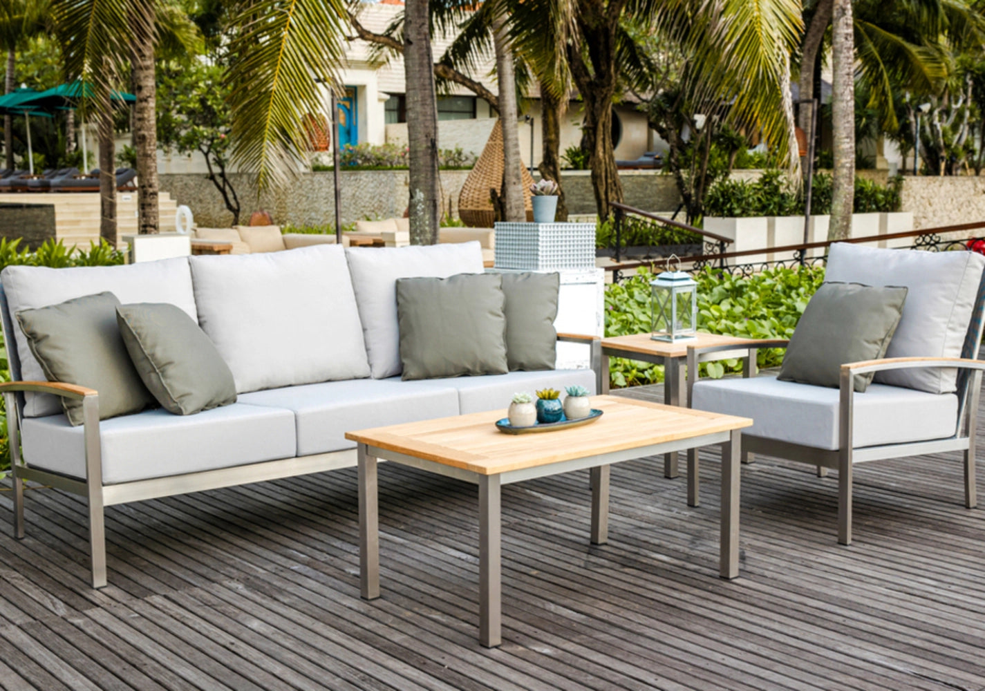 Avanti Sofa view 27