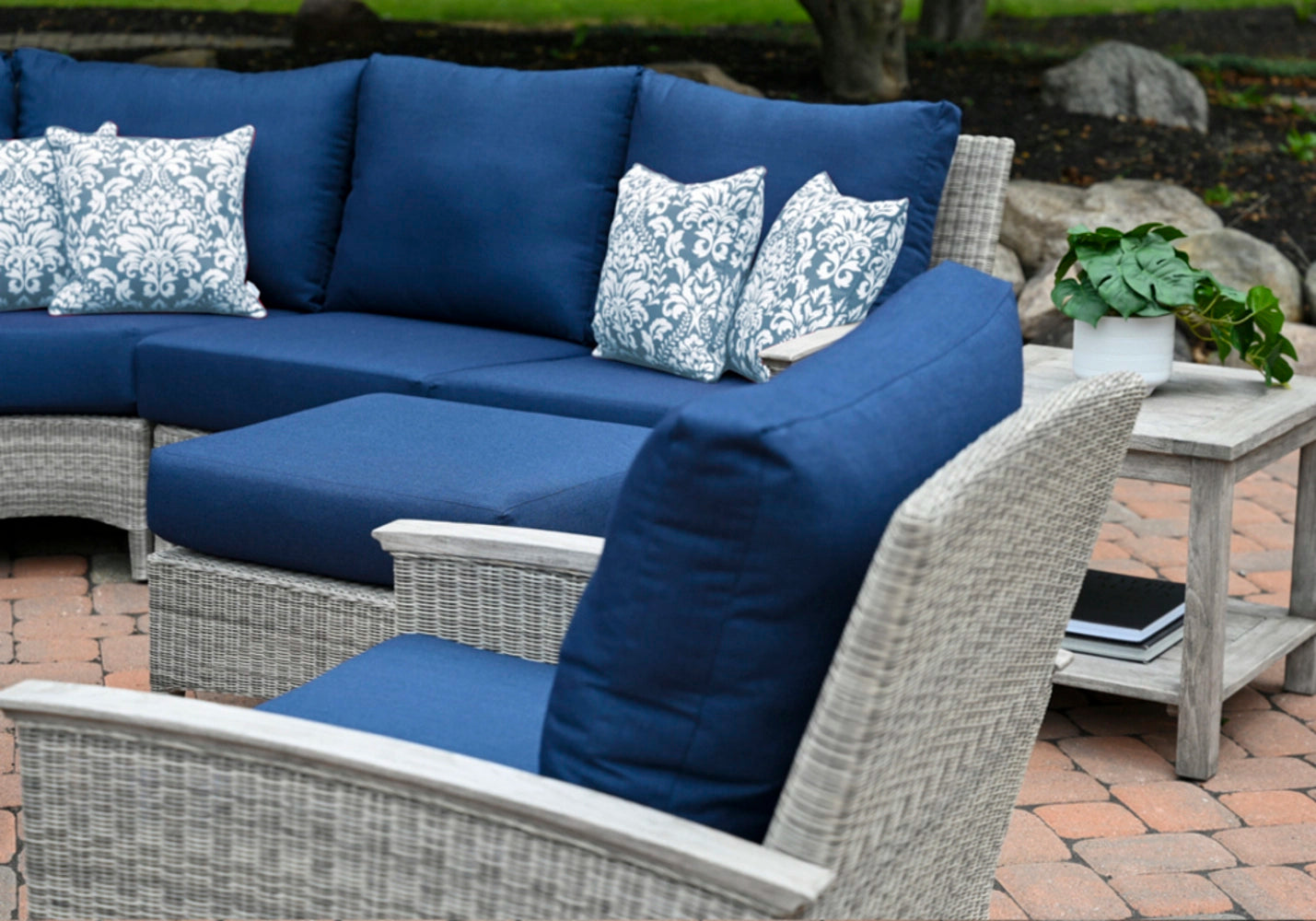 Bella Right Arm Facing Loveseat Section view 74