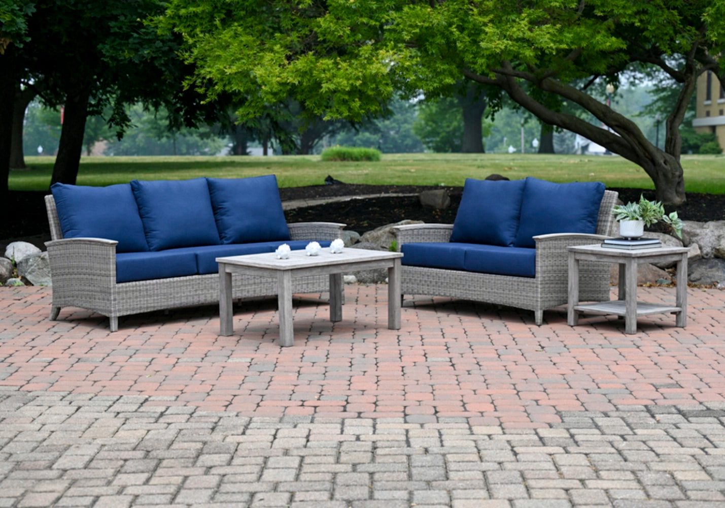Bella Loveseat view 37