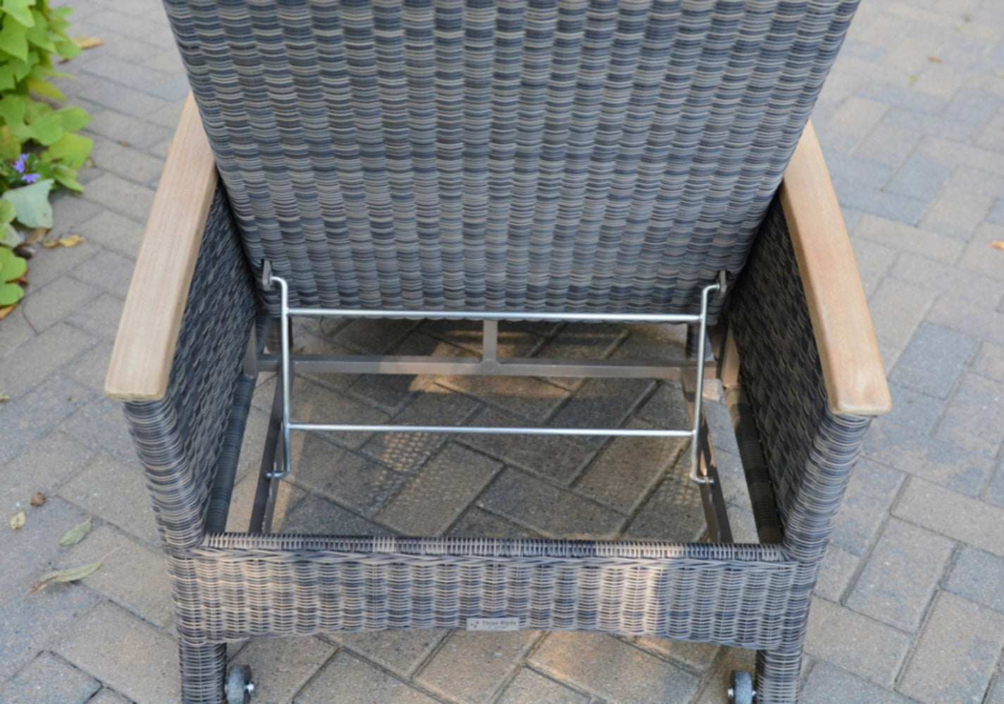 Bella Chaise Lounge view 21