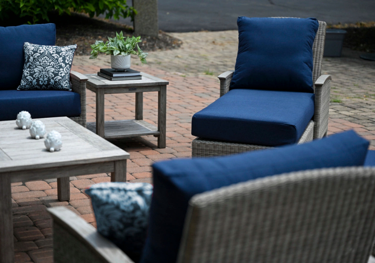 Bella Chaise Lounge view 44