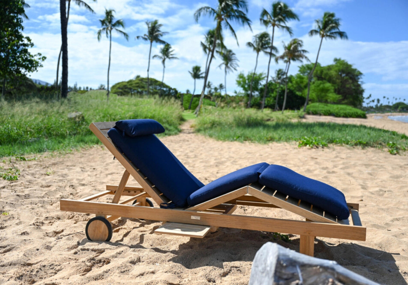 Quincy Chaise Lounge view 28