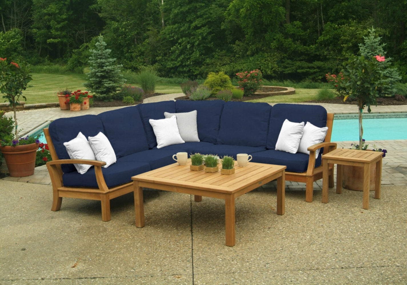 Monterey Right Arm Facing Loveseat Section view 18