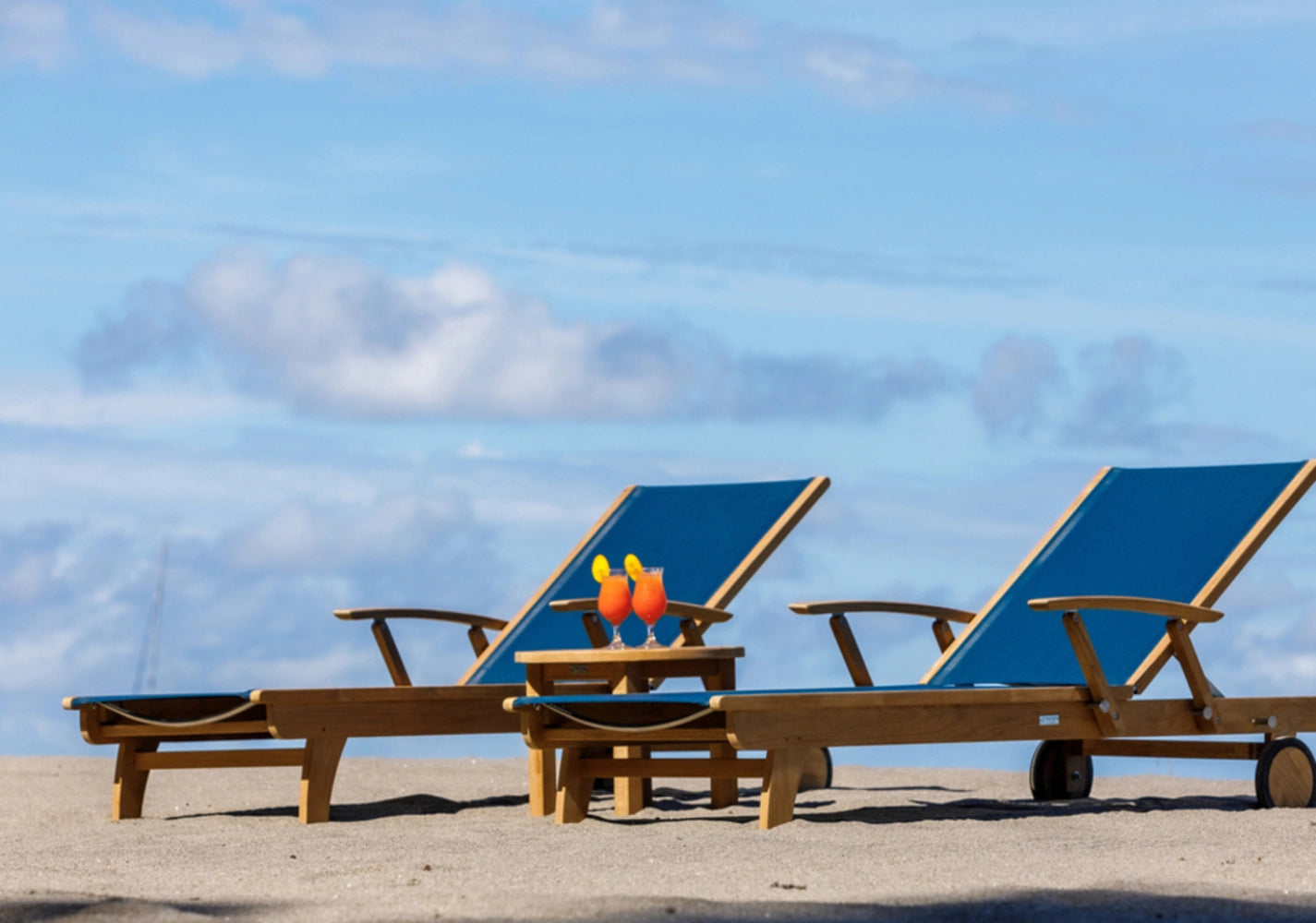 Riviera Chaise Lounge view 13