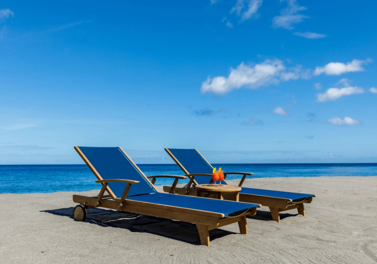 Riviera Chaise Lounge view 19