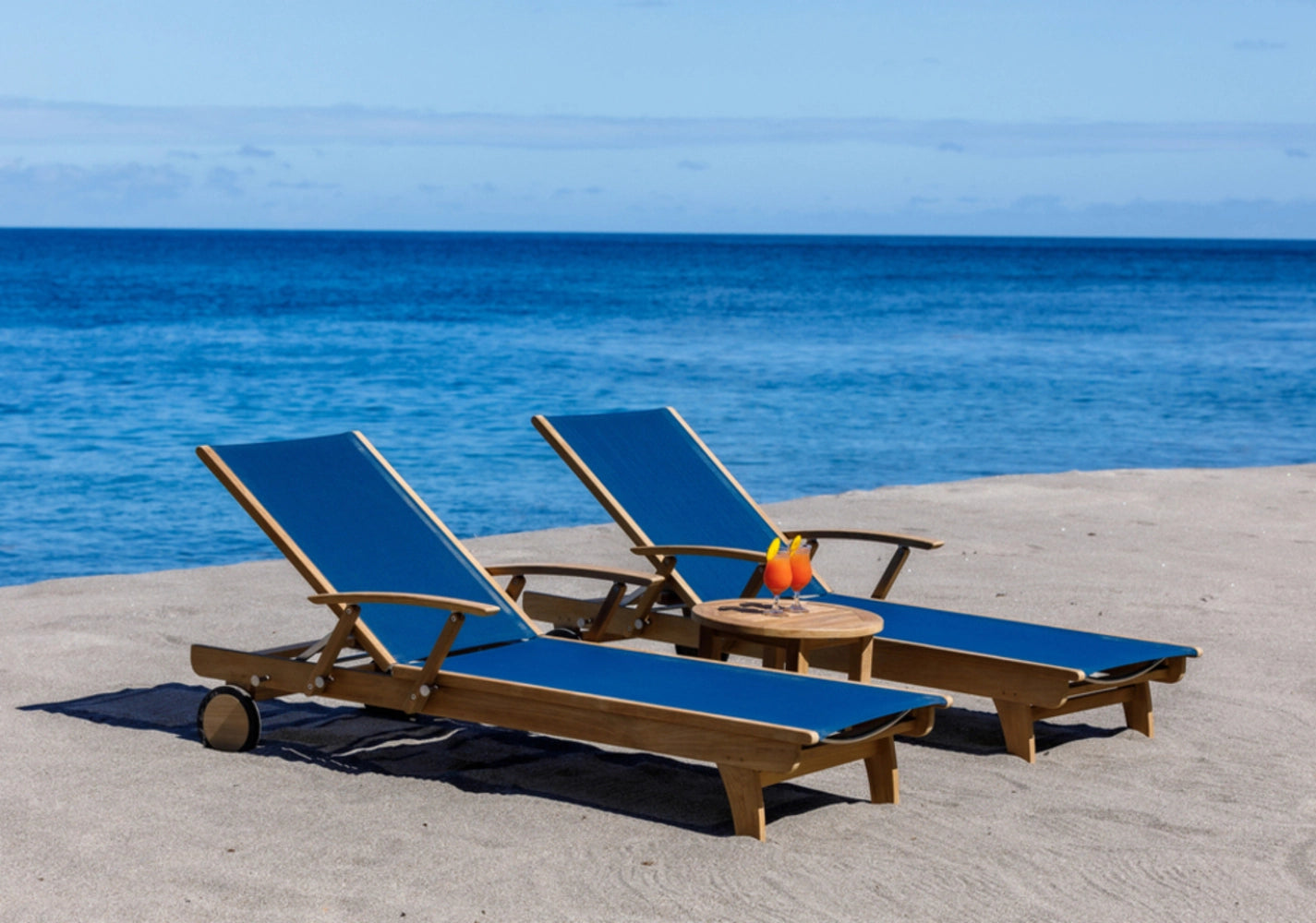 Riviera Chaise Lounge view 21