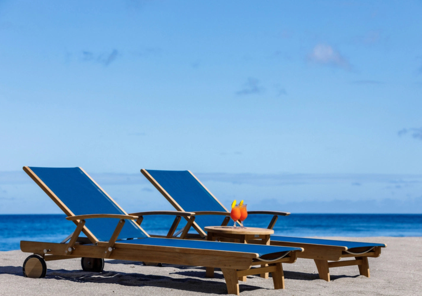 Riviera Chaise Lounge view 22