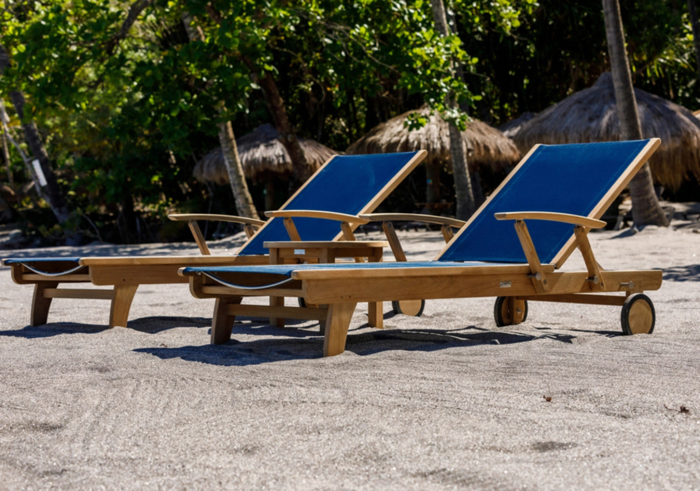 Riviera Chaise Lounge view 29
