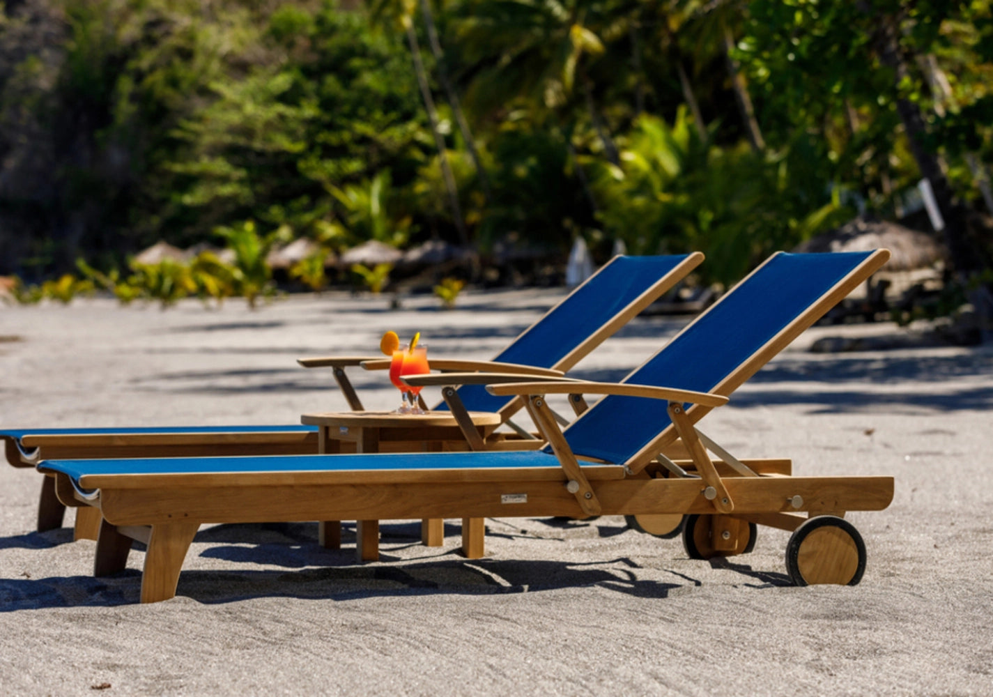 Riviera Chaise Lounge view 40