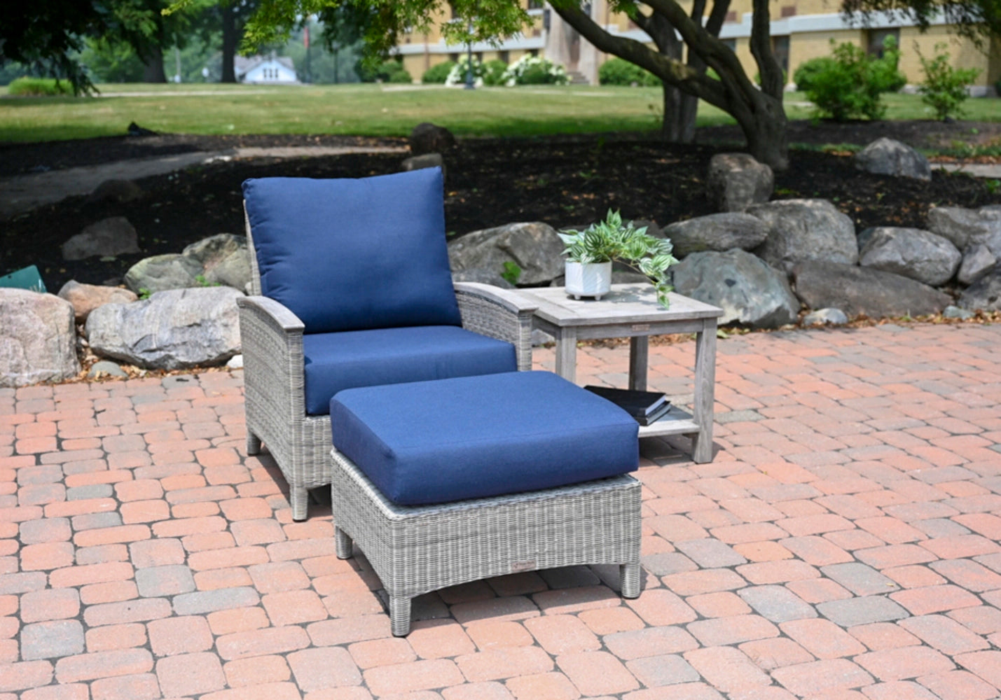 Shelburne 22" Side Table view 9