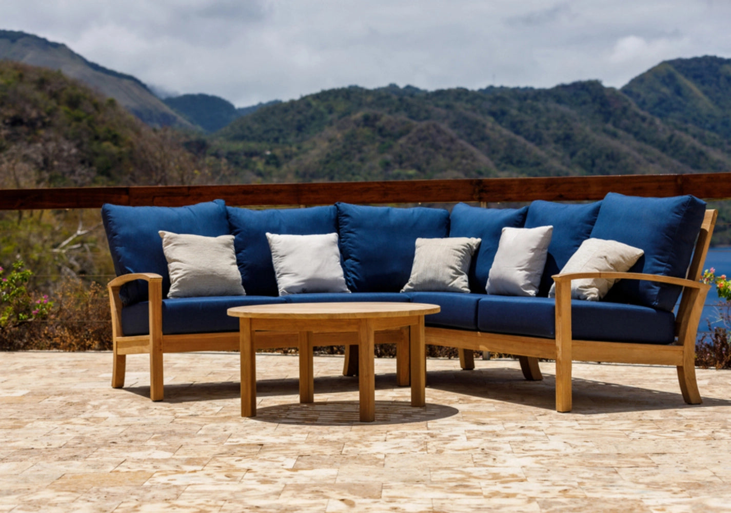 St. Lucia Left-Arm Loveseat Section view 40