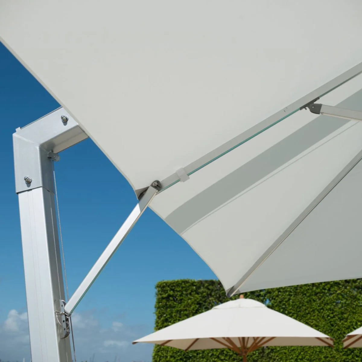 Hurricane 8.5' x 11.5' Rectangular Aluminum Cantilever Umbrella 5