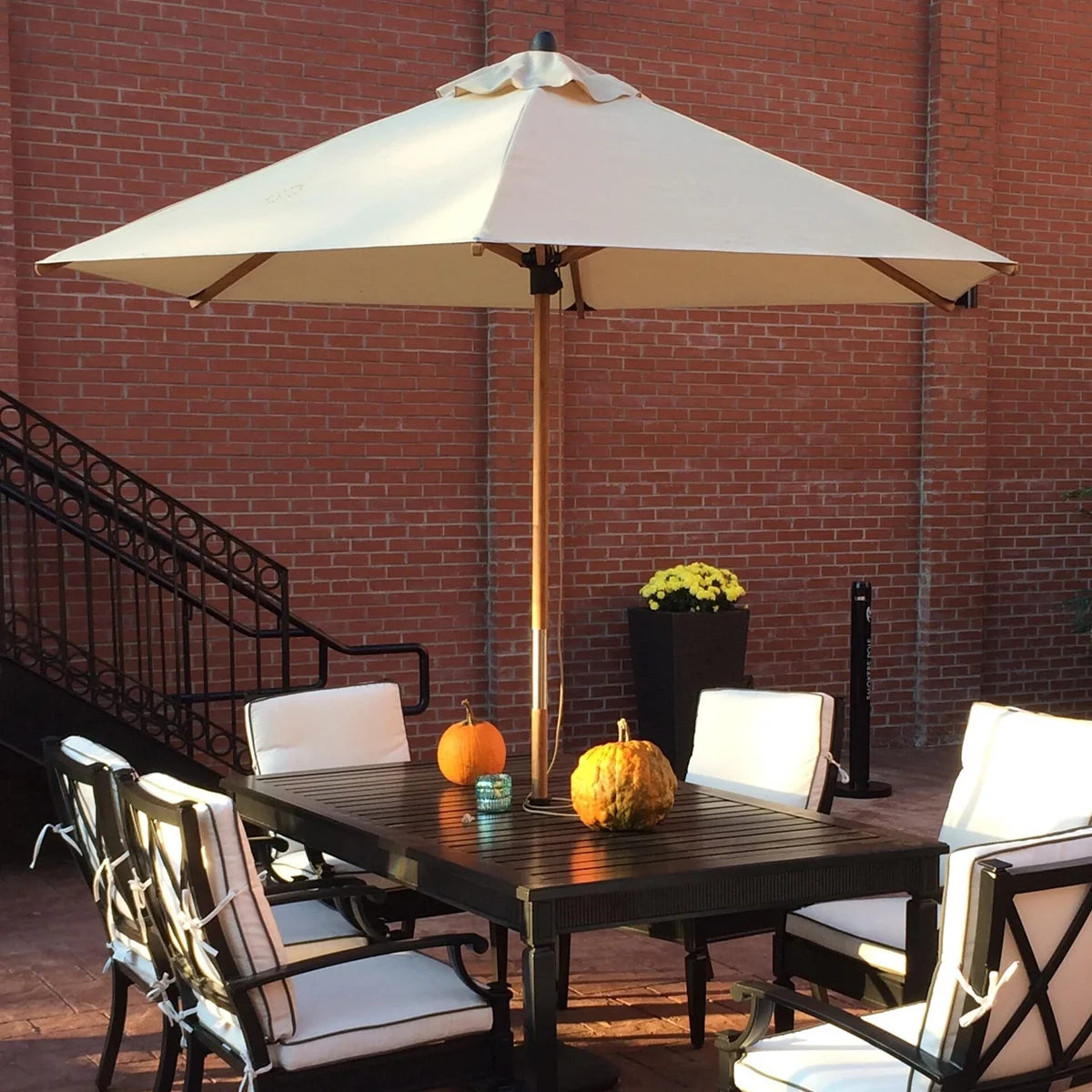 Sirocco 9' Round Bamboo Market Umbrella 17