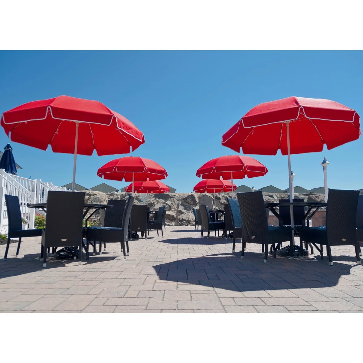 Catalina Aluminum 7.5' Manual Lift Patio Umbrella w/ Fiberglass Ribs 12