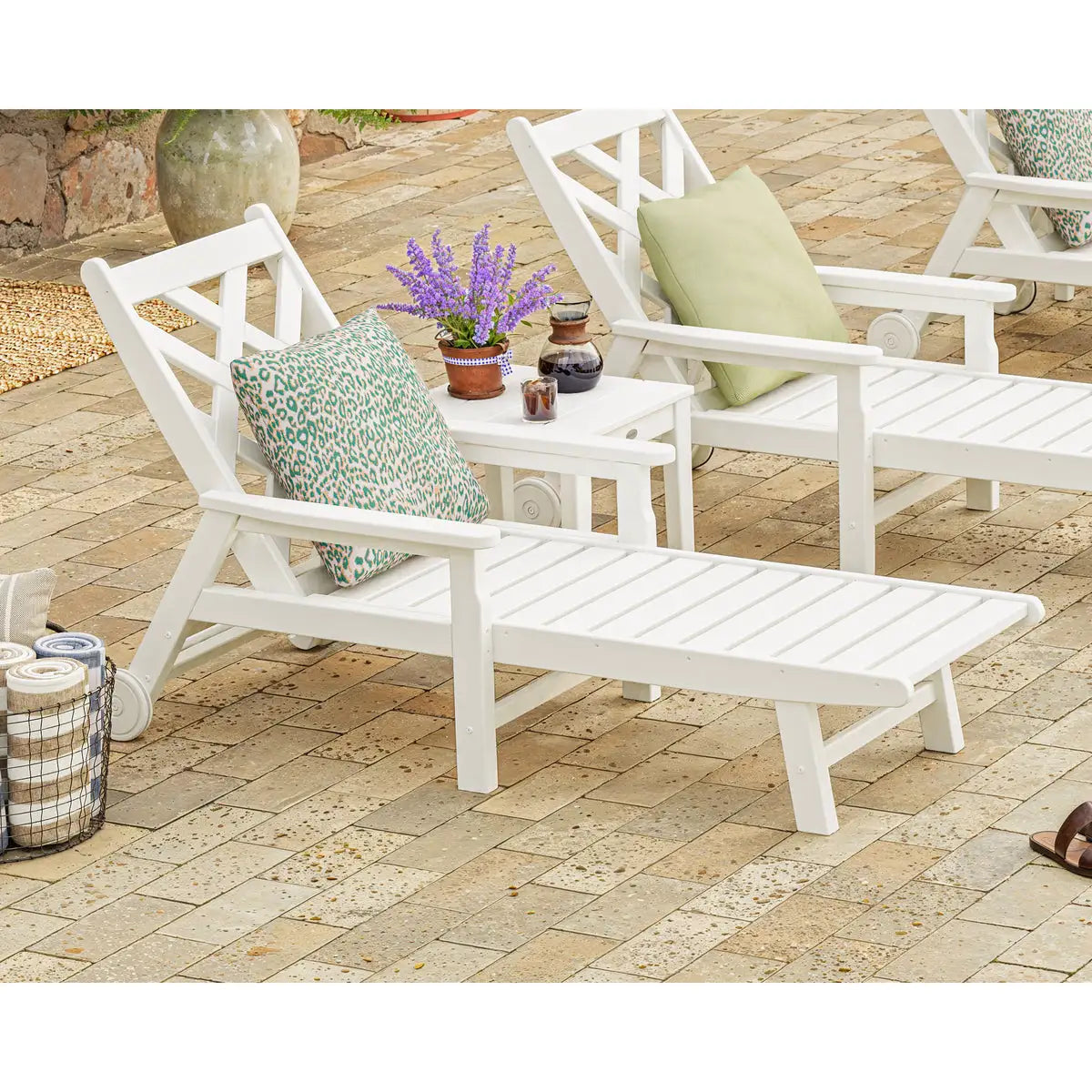 Country Living Wovendale Chaise with Arms and Wheels 13