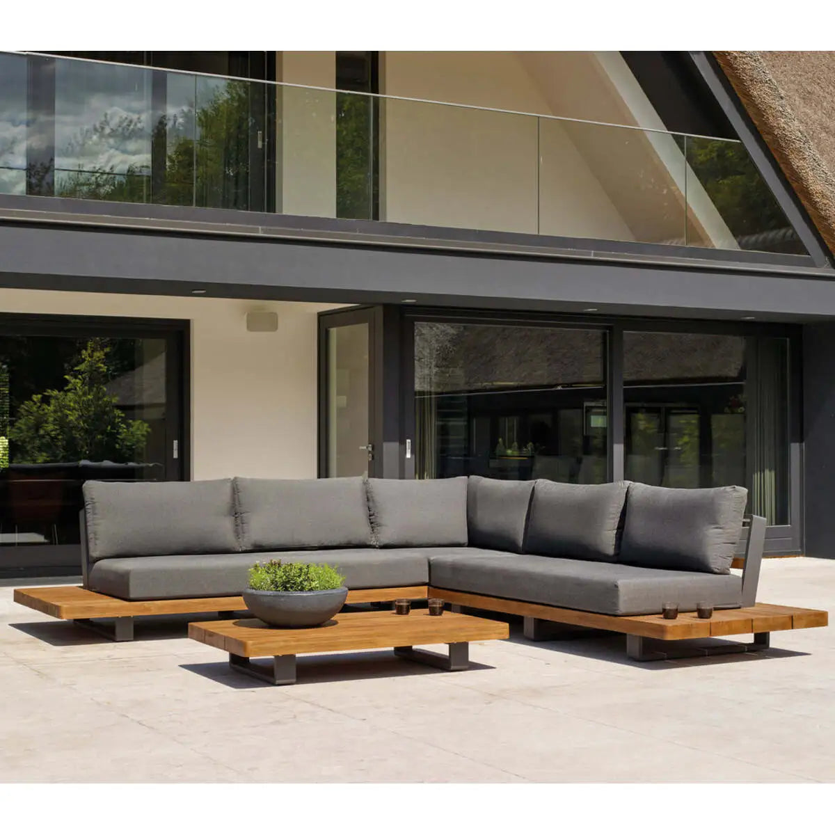 Fitz Roy Teak Corner Set