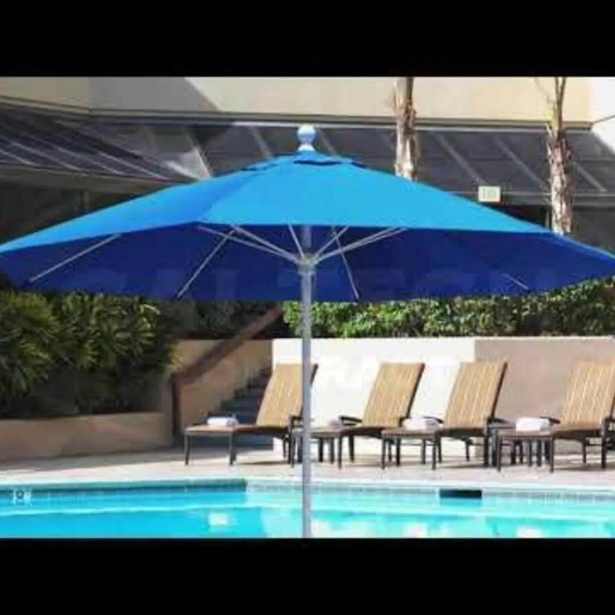 Galtech 735 9' Octagon Commercial Market Umbrella w/ Fiberglass Ribs Additional Image View 5