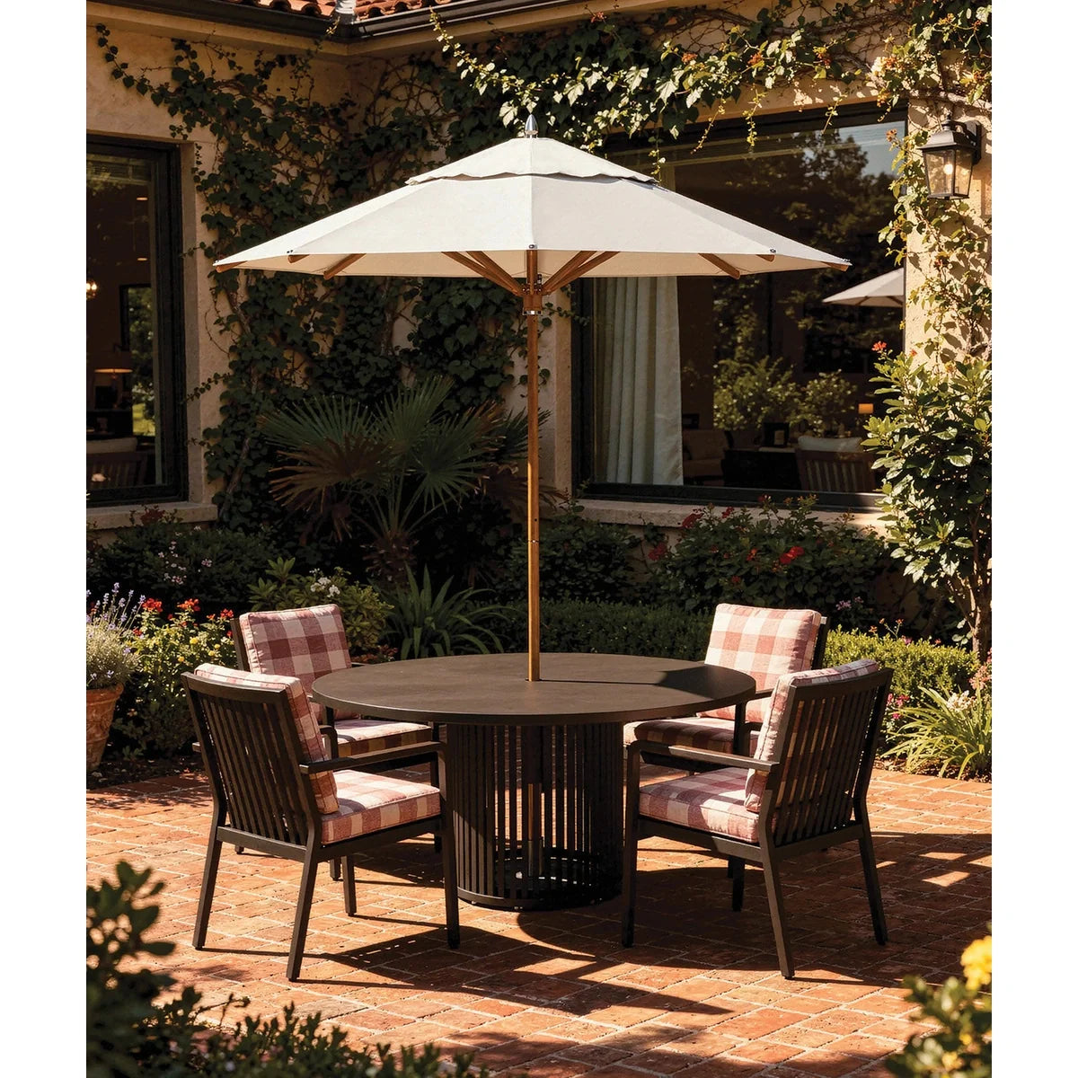 Greenwich 7.5' Octagon Umbrella 4