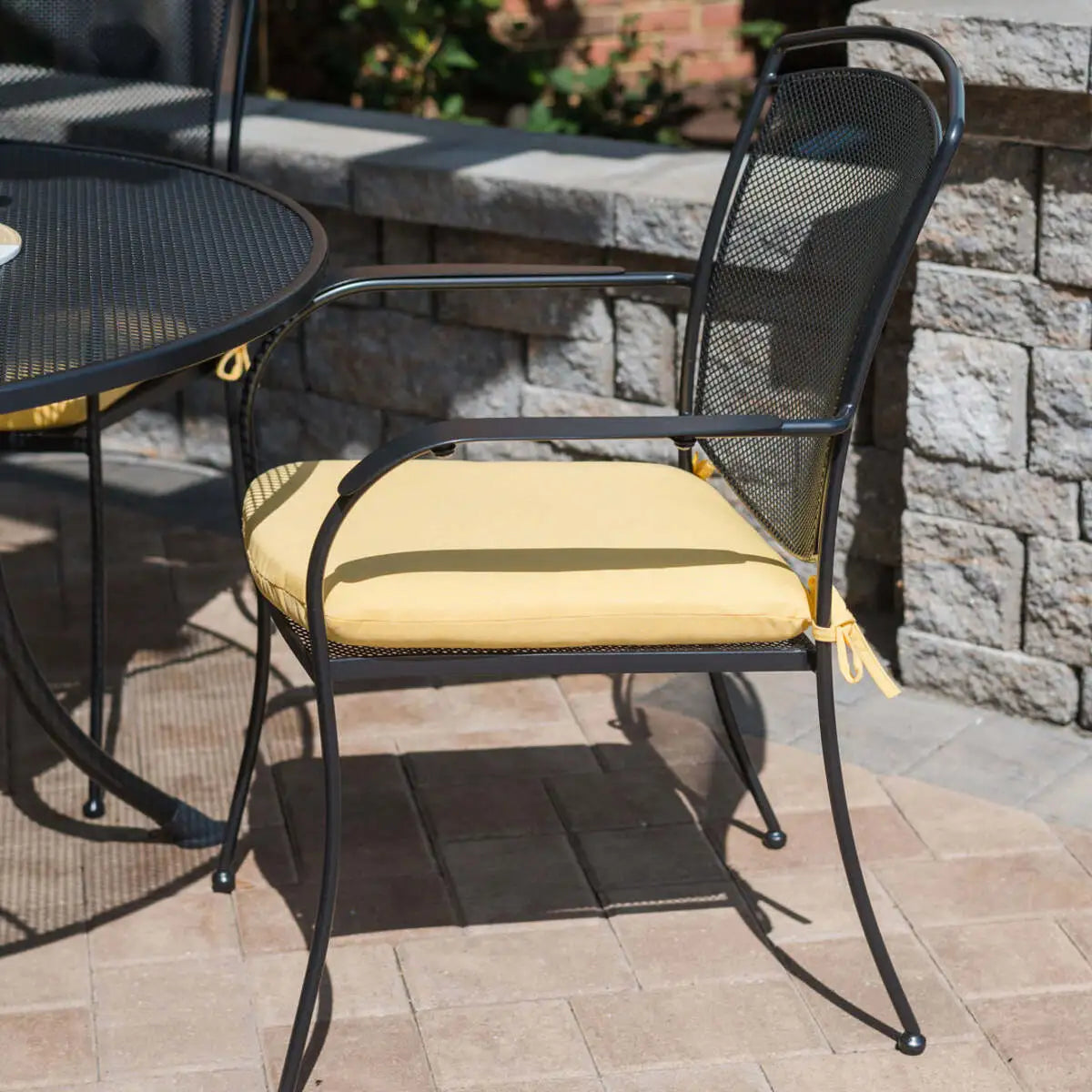 Henley 5-Piece Wrought Iron Mesh Dining Set (48-inch Table)