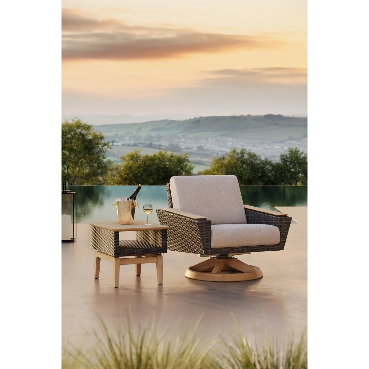 Inception Swivel Rocker