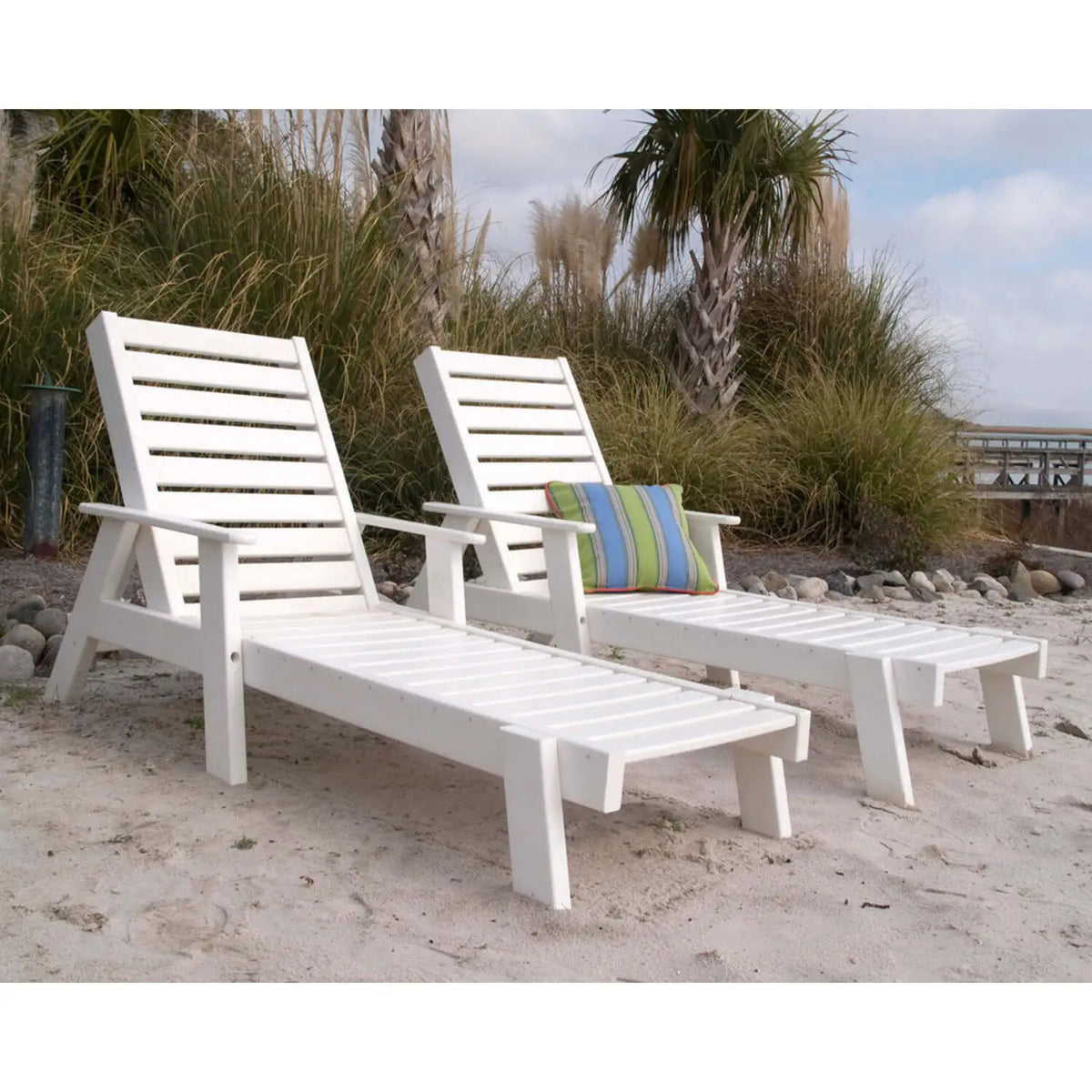 Captain Chaise with Arms 8