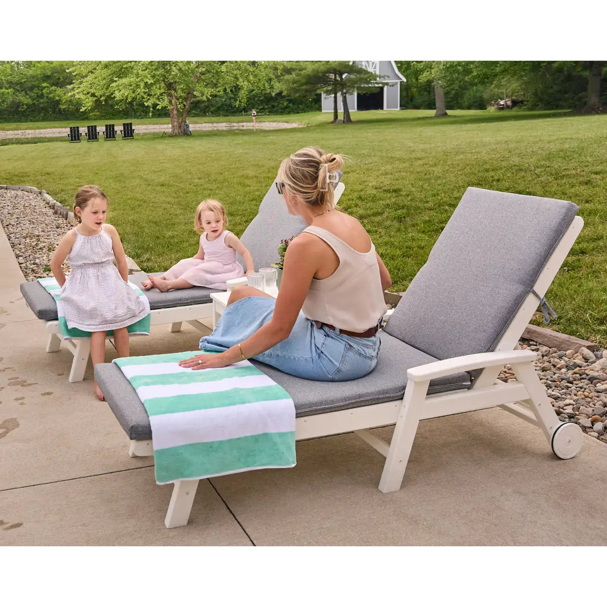 Signature Chaise with Wheels 16