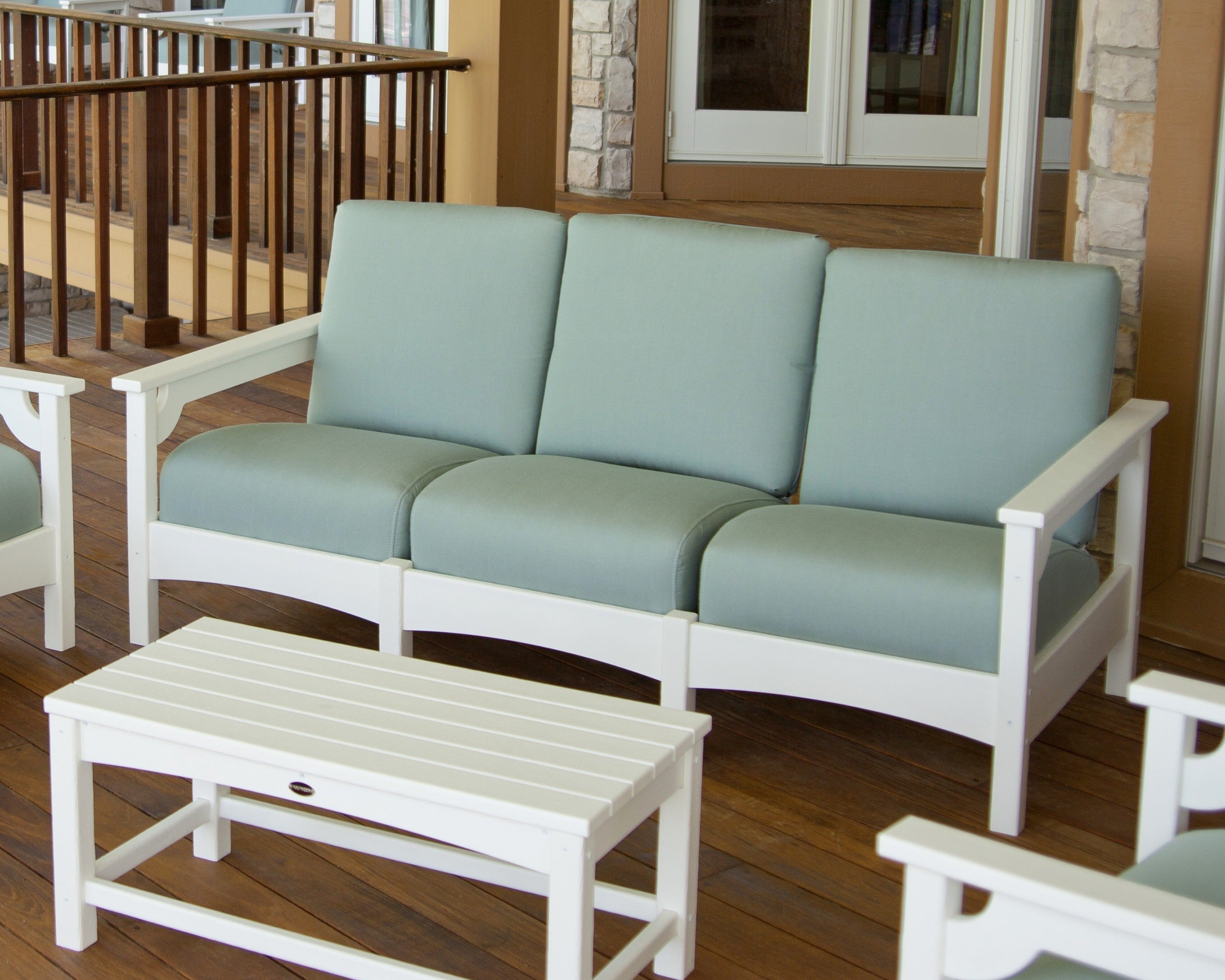 Club Deep Seating Sofa - White lifestyle