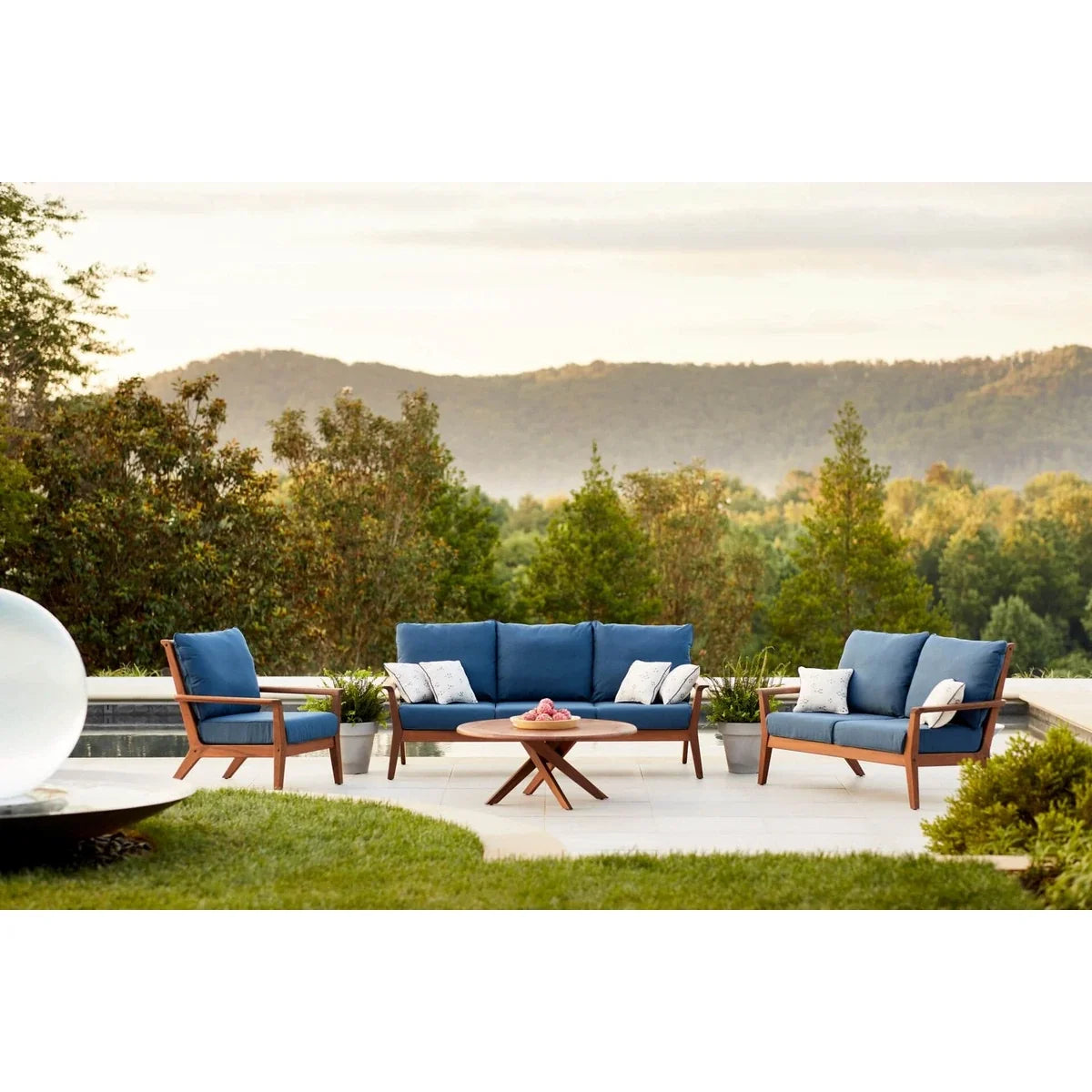 Sky Lounge Chair